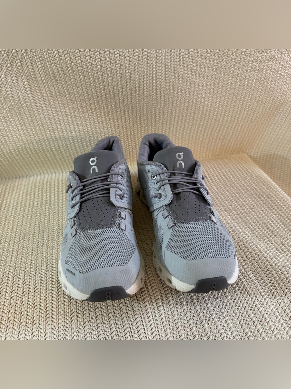 On Cloud 5 Running Shoes Gray White Women’s Size 8 EU 39 Lightweight - Picture 3 of 9
